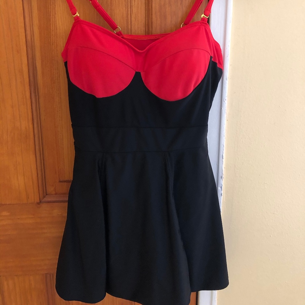 Swimming dress, black and red
